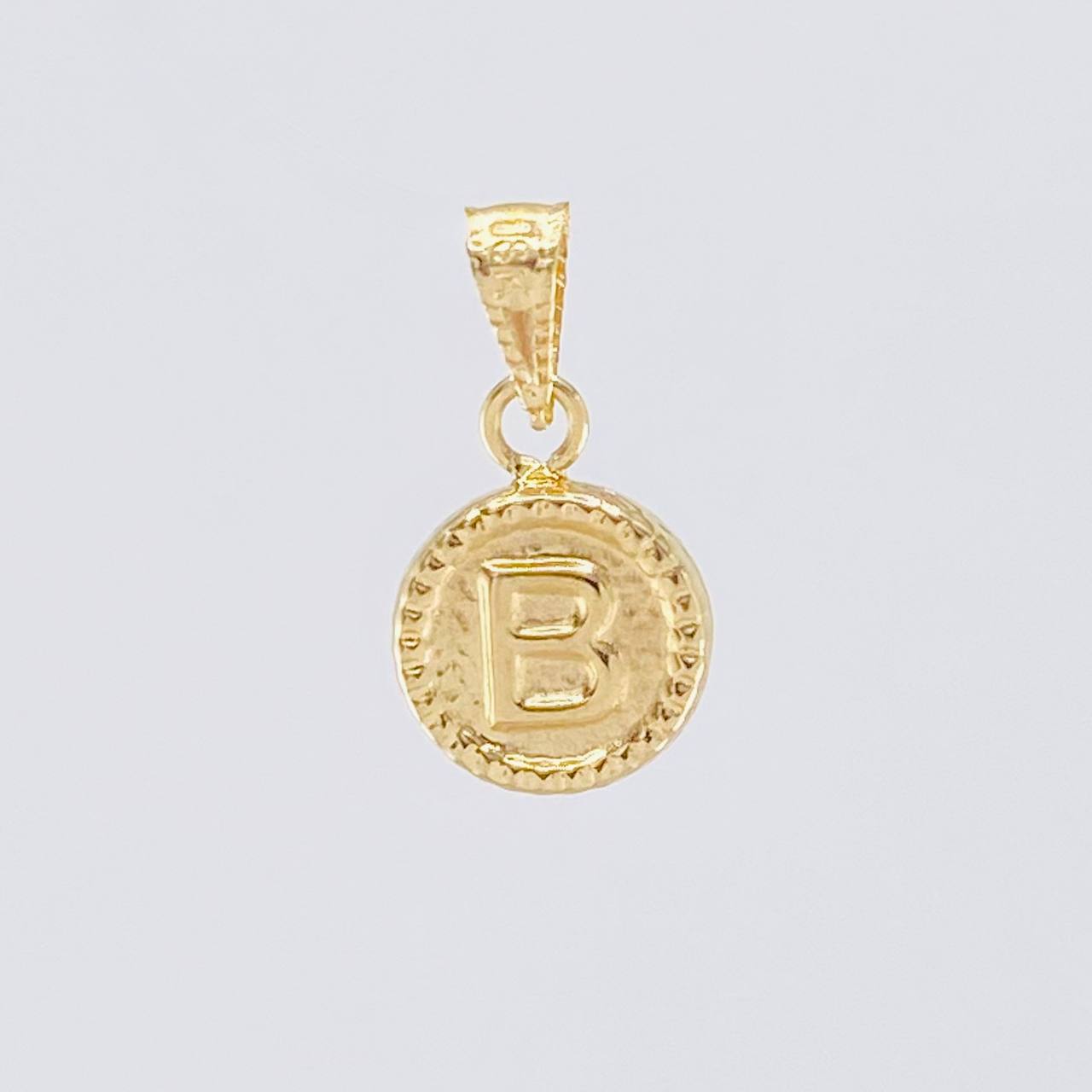 Dije Circulo Letra B 0.4g / 1.5cm Oro Amarillo 18K