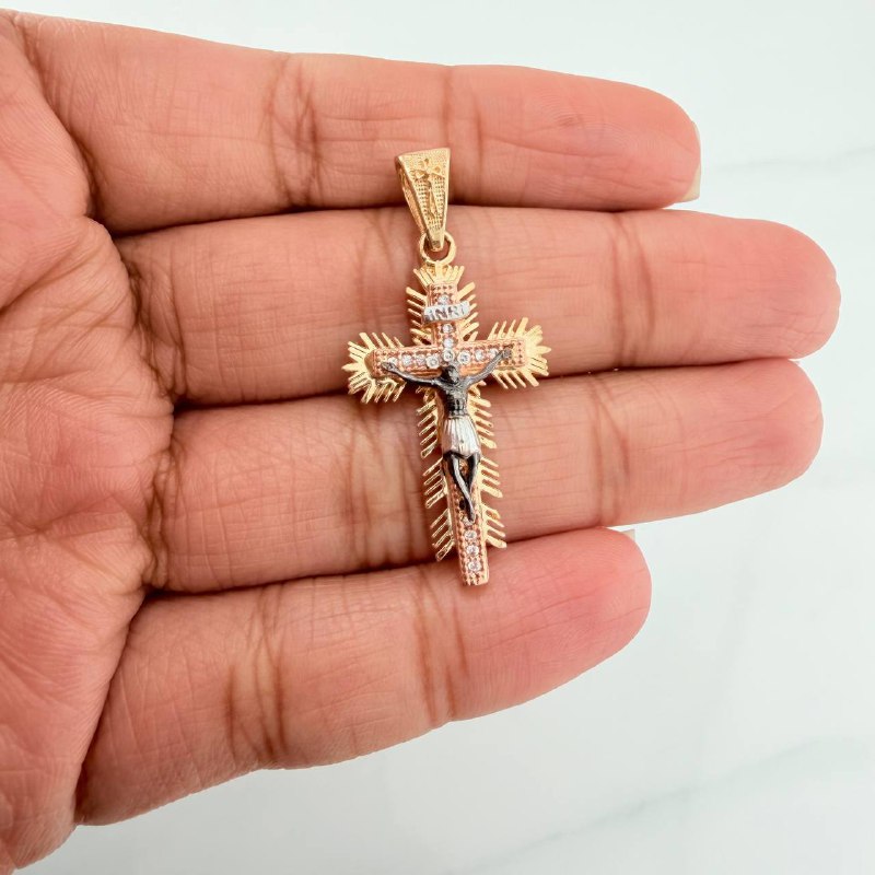 Dije Cruz Cristo Milagroso De Buga 3.95 g / 3.8 cm Tres Oros 18K