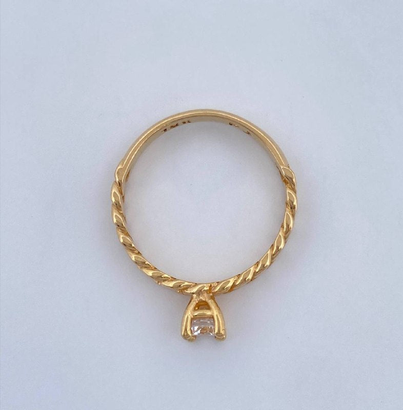 Anillo Solitario Cubano 1.95gr / T5 / Oro Amarillo 18K &