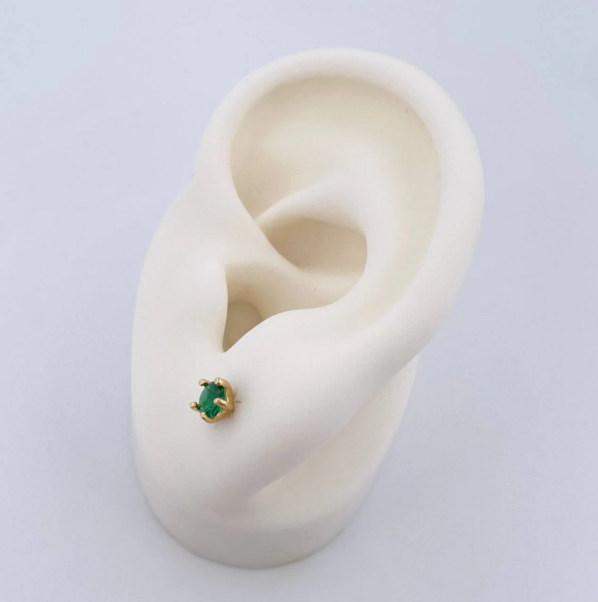 Topos Bisel Cinco Garras 0.9gr / Oro Amarillo 18K