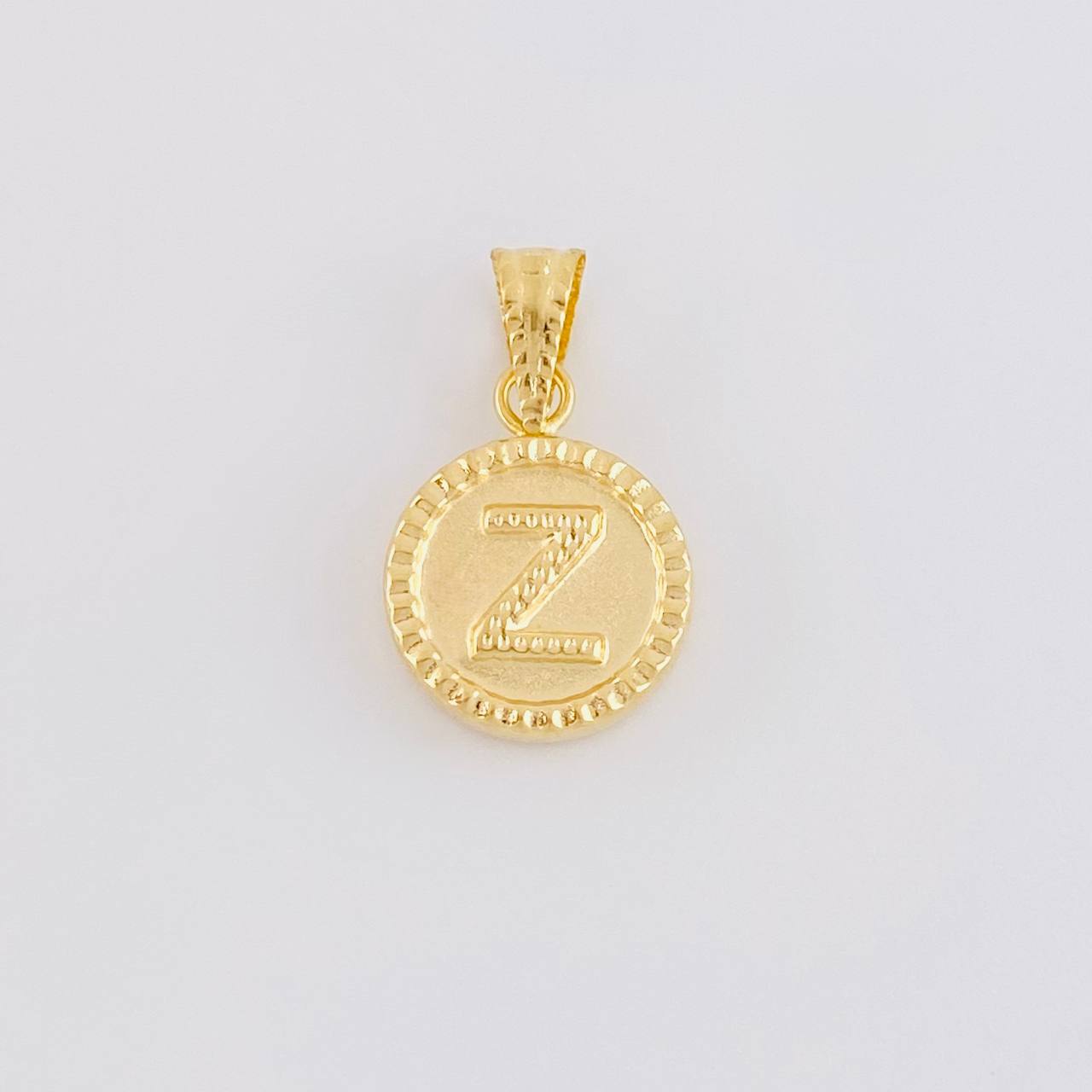 Dije Letra Z Doble Textura 0.6g / 1.7cm Oro Amarillo 18K