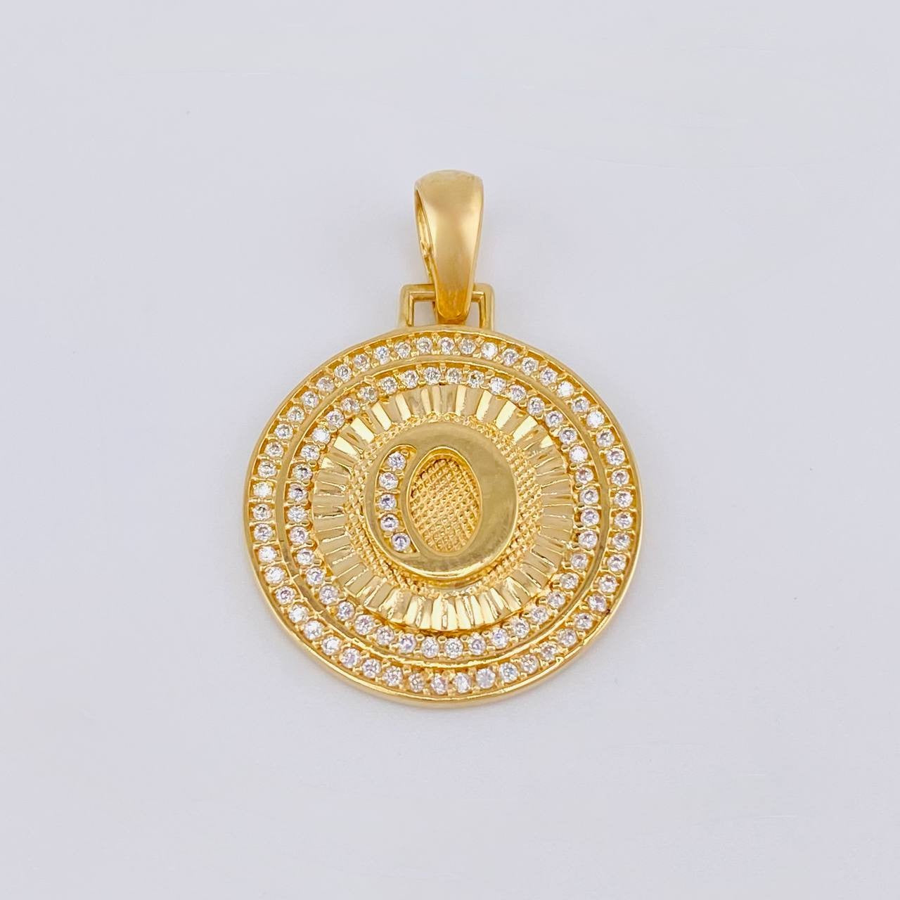 Dije Medalla Letra O 4.65g / 3.1cm Oro Amarillo 18K