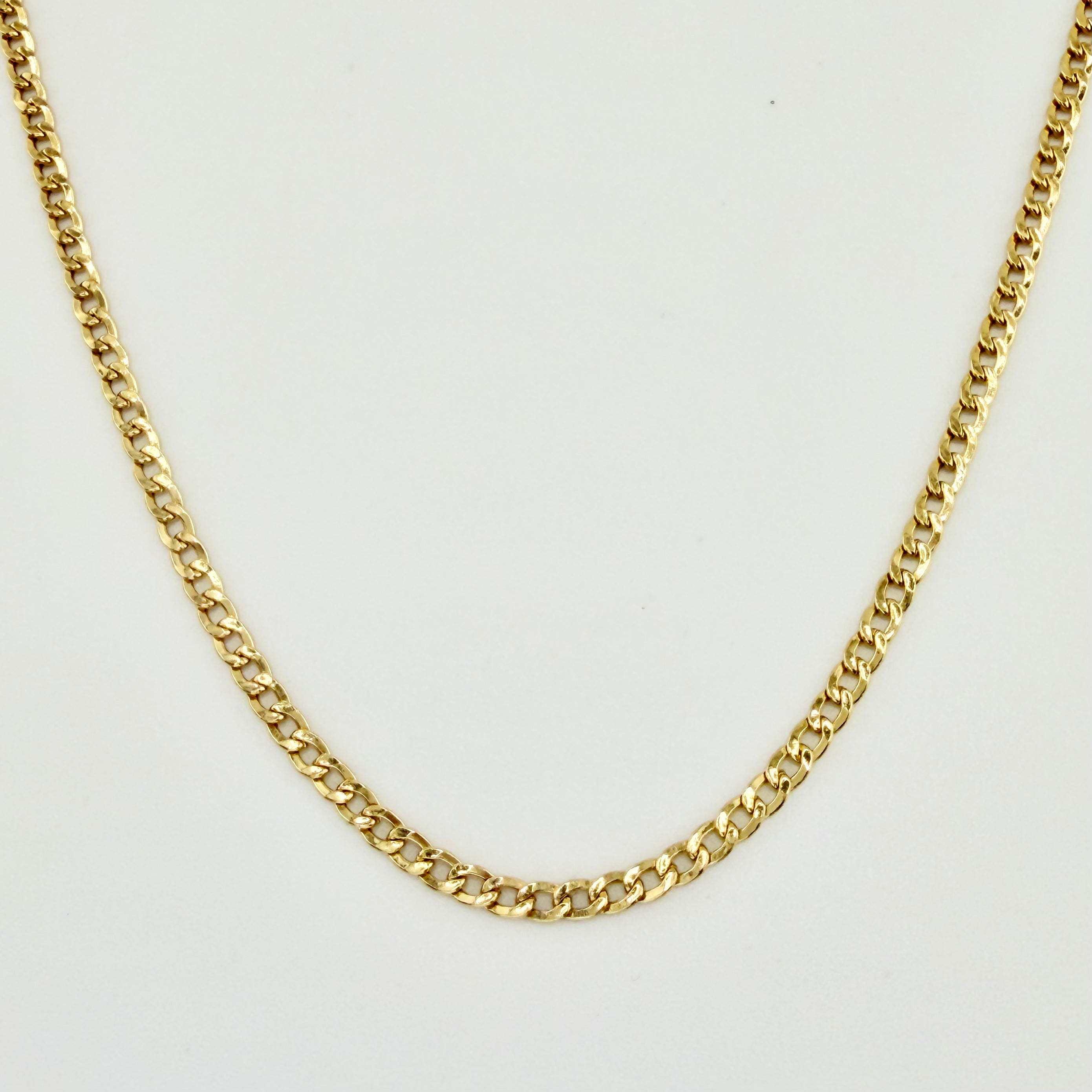 Cadena Cubana 2.8gr / 40cm / 2.4mm Oro Amarillo +1 18K ©