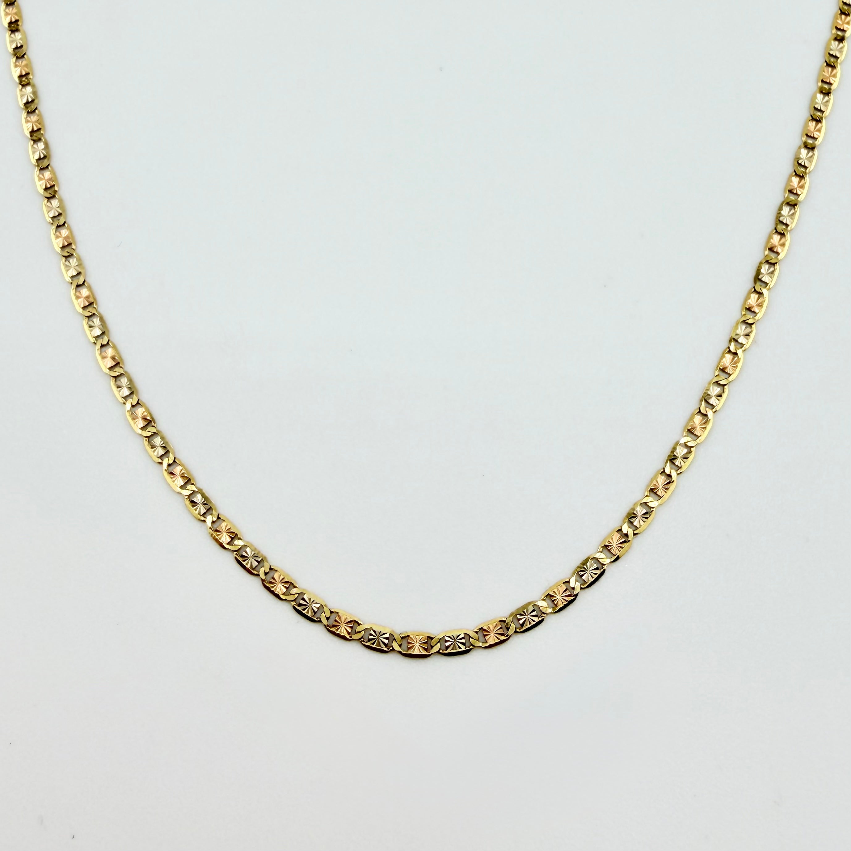 Cadena Plana 2.3gr / 50cm / 1.9mm Tres Oros +3 18K ©