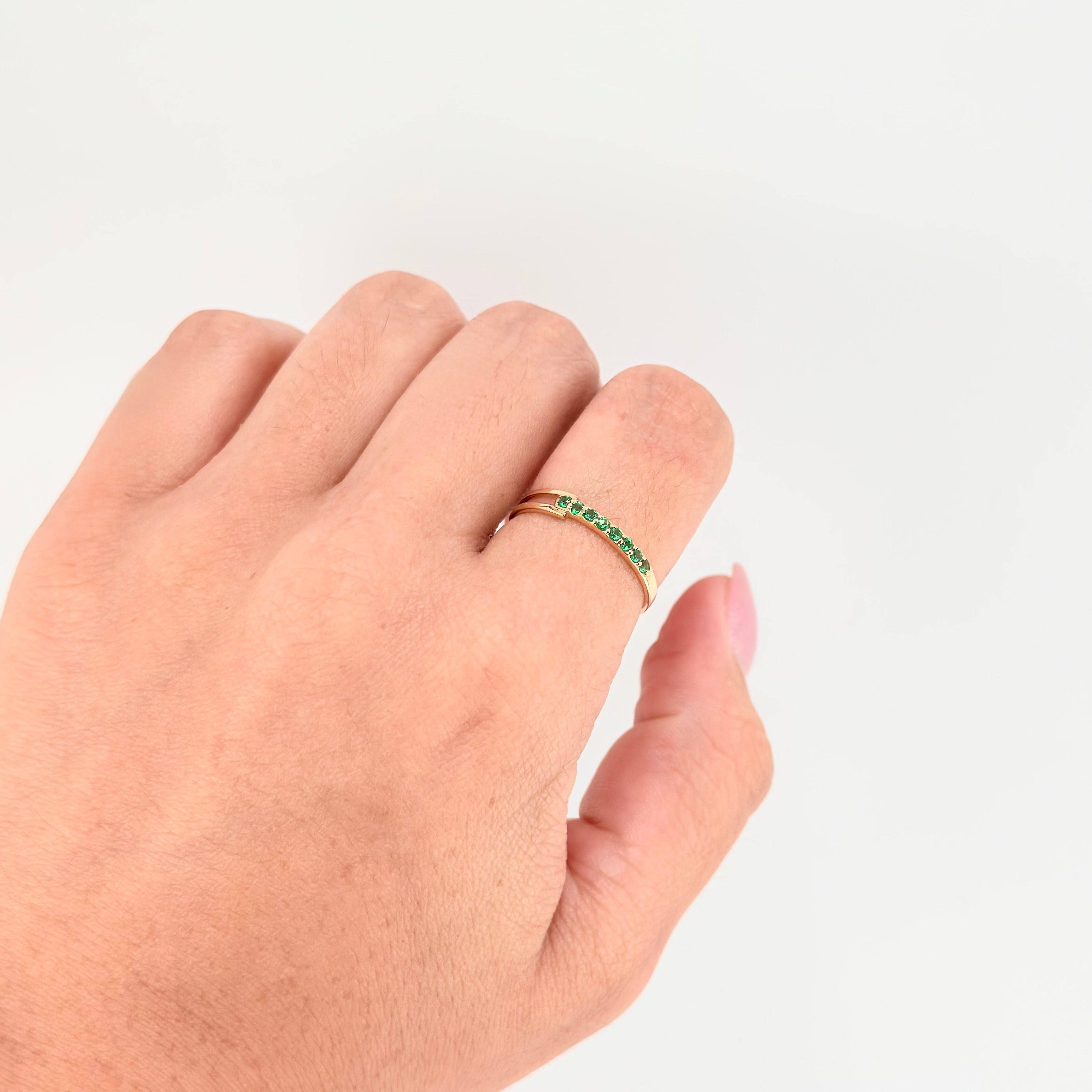 Anillo Carril Hueco 0.9gr / T6 1/4 / Oro Amarillo 18K