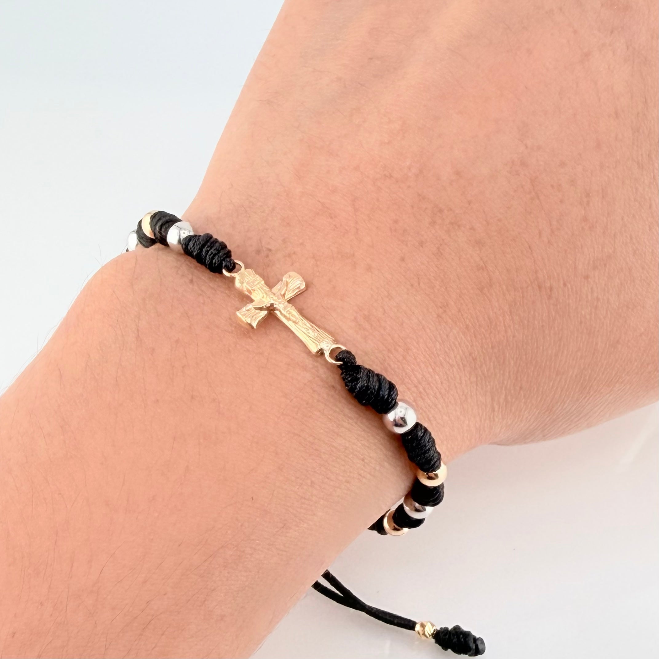 Pulsera Negra Herraje Cruz 1.62gr / 4mm-3mm Dos Oros Amarillo Blanco 18K *