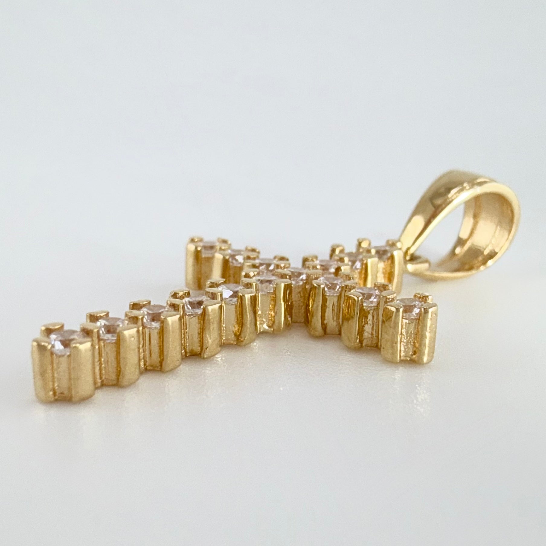 Dije Cruz 1.7gr / 3cm / Oro Amarillo 18K ©