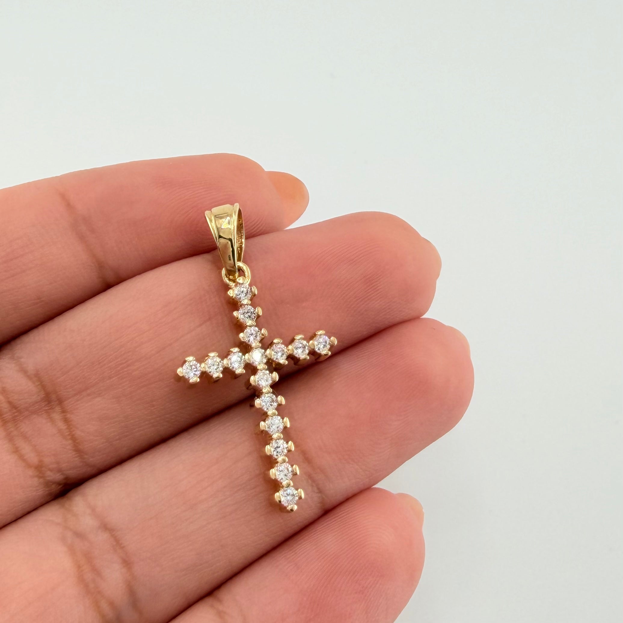 Dije Cruz 1.7gr / 3cm / Oro Amarillo 18K ©