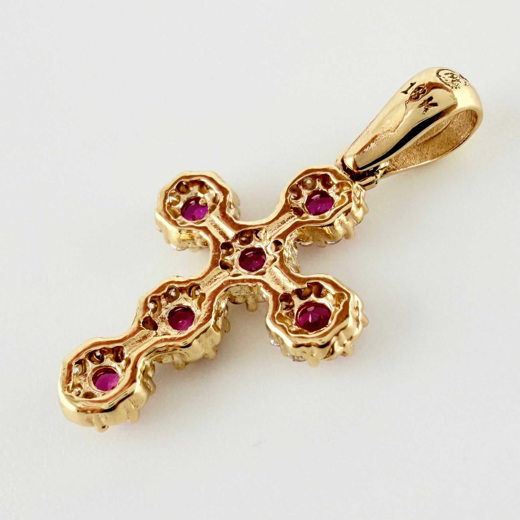 Dije Cruz Tupida 1.5gr / 2.4cm / Oro Amarillo 18K *