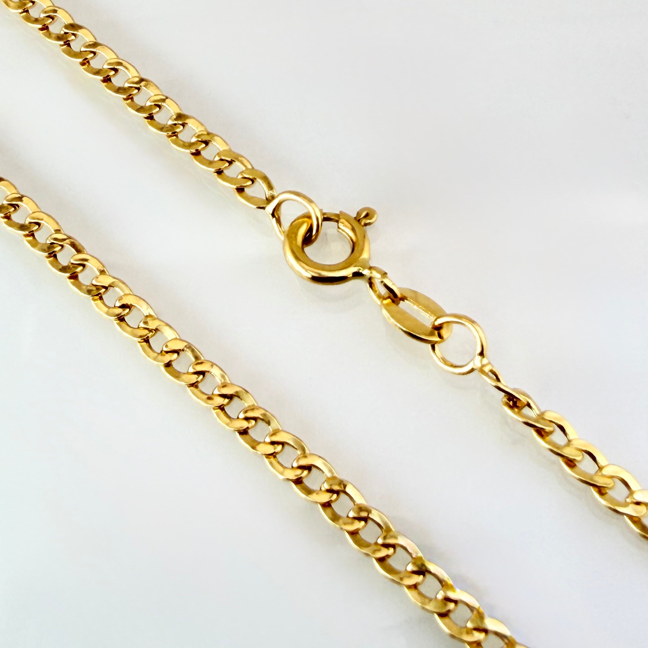 Cadena Cubana 4.75gr / 70cm / 2.3mm Oro Amarillo +1 18K *