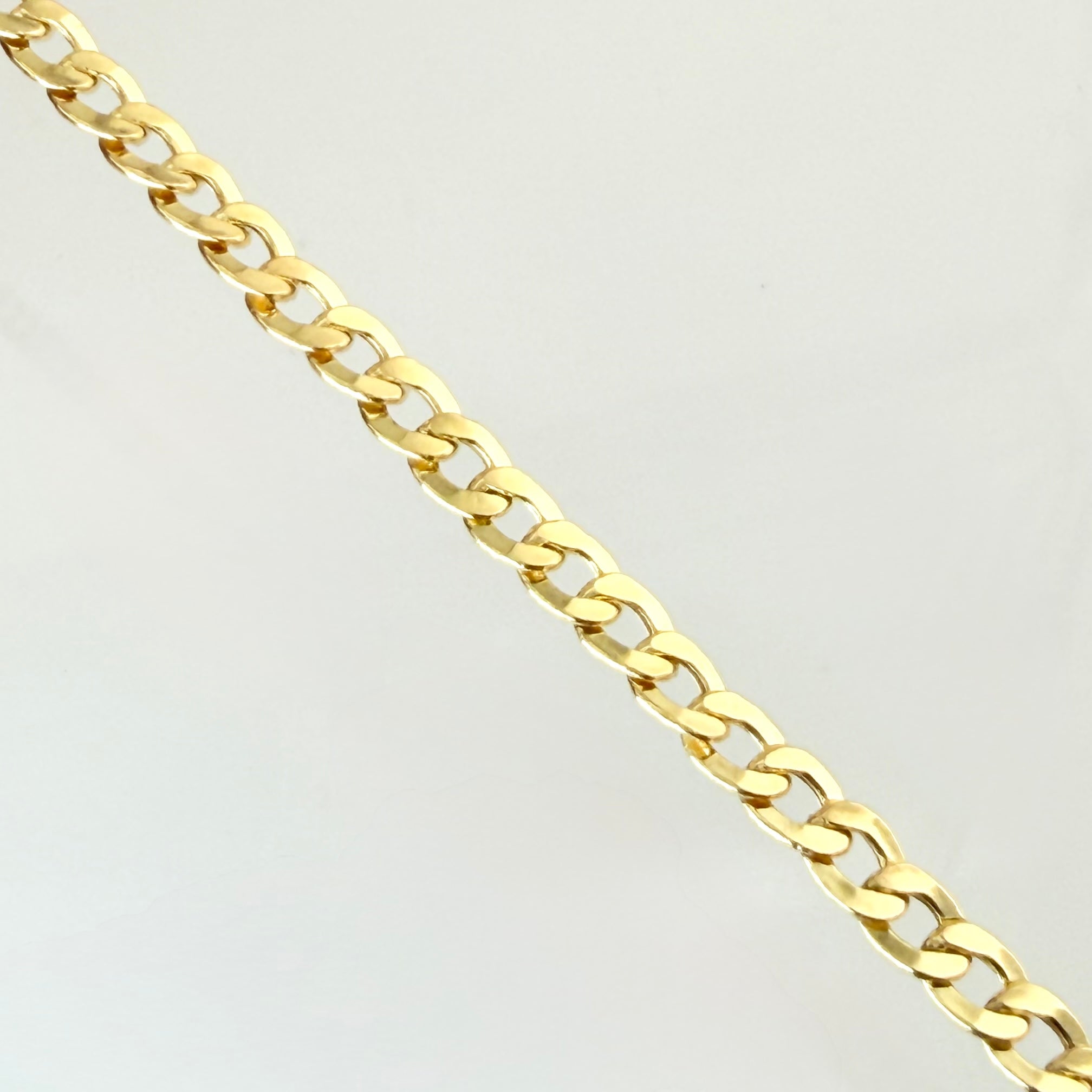 Cadena Cubana 4.7gr / 60cm / 3mm Oro Amarillo +1 18K *
