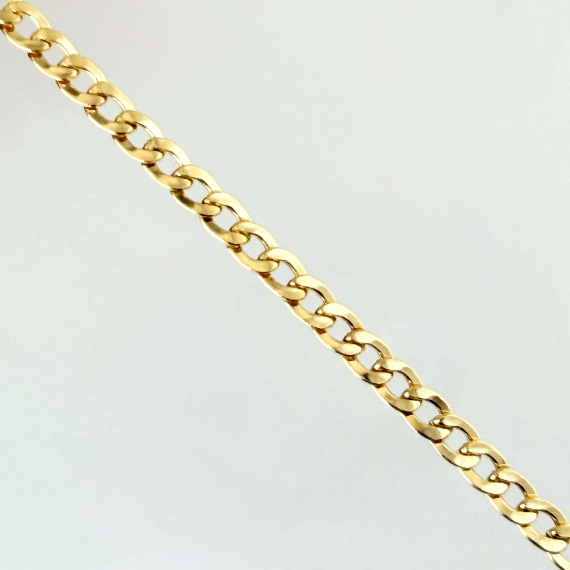 Cadena Cubana 2.85 g / 60.8 cm / 2.47 mm Oro Amarillo 18K