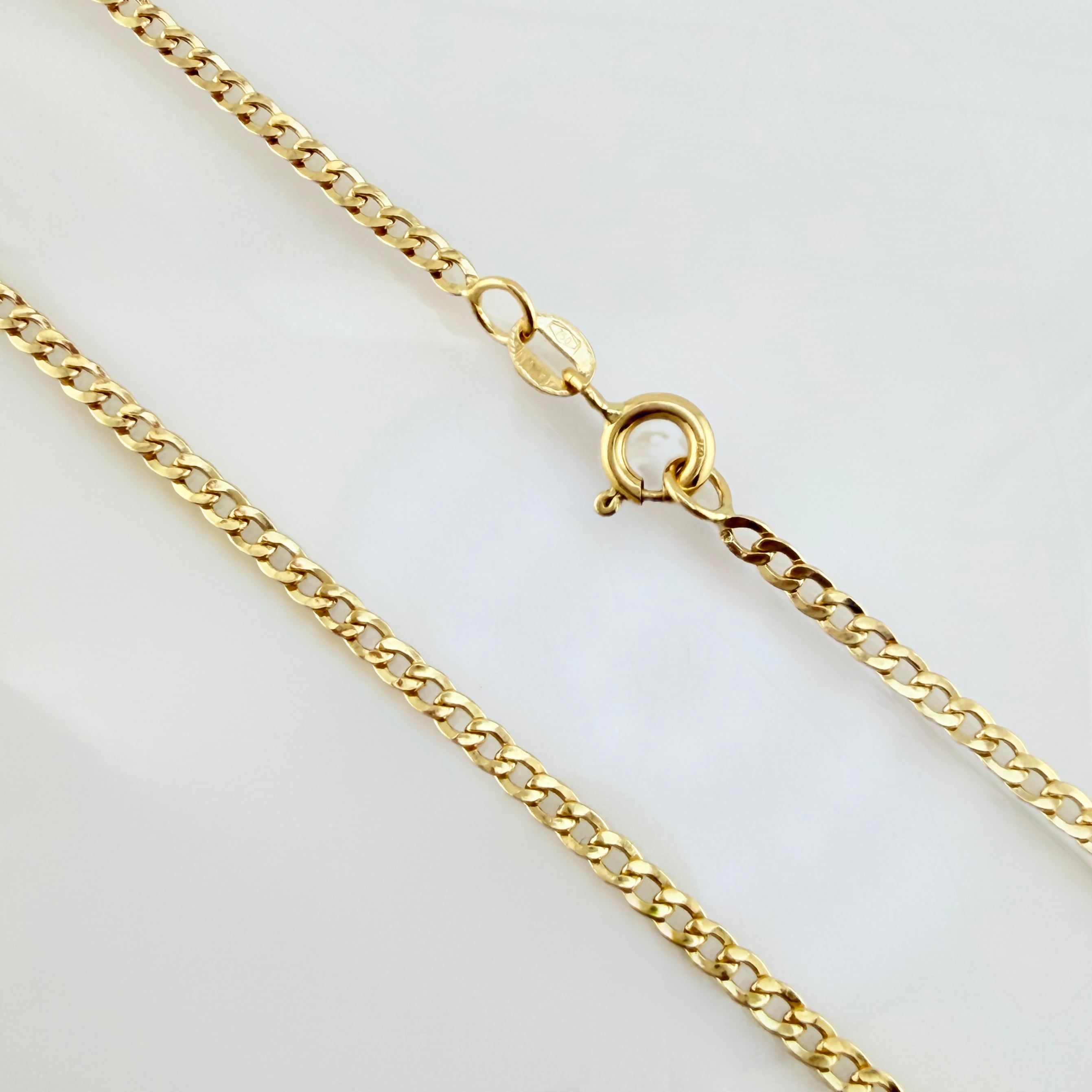 Cadena Cubana 4.7gr / 70cm / 2.3mm Oro Amarillo +1 18K ©