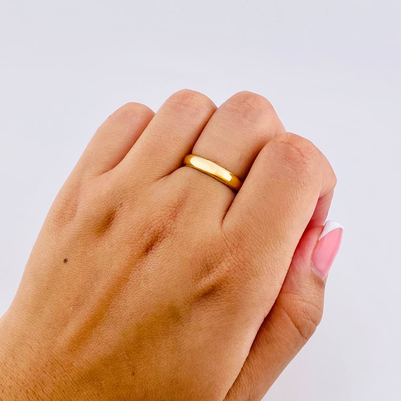 Anillo Argolla Lisa Media Caña 1.35g / T6 Oro Amarillo 18K