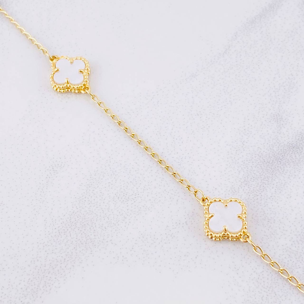 Pulso Espiga Trébol Nácar 4.65g / 19.2cm / 1.5mm Oro Amarillo 18K