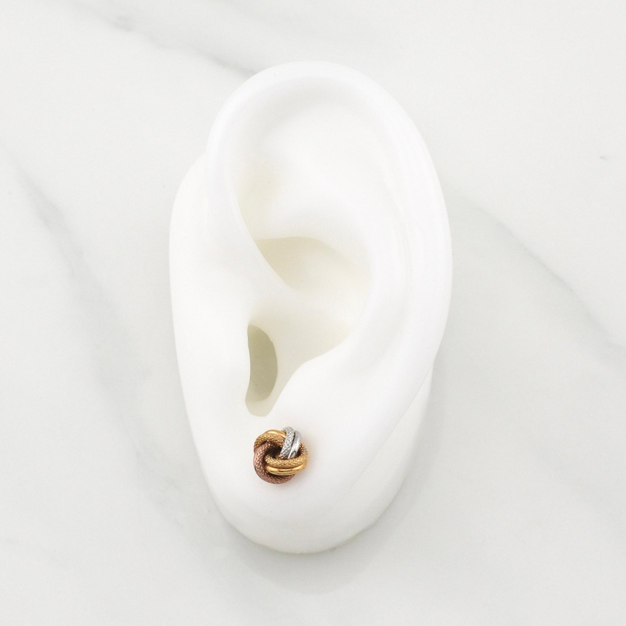 Topos Helice Semi Diamantado 0.8gr / 8.6mm Tres Oros +4 18K *