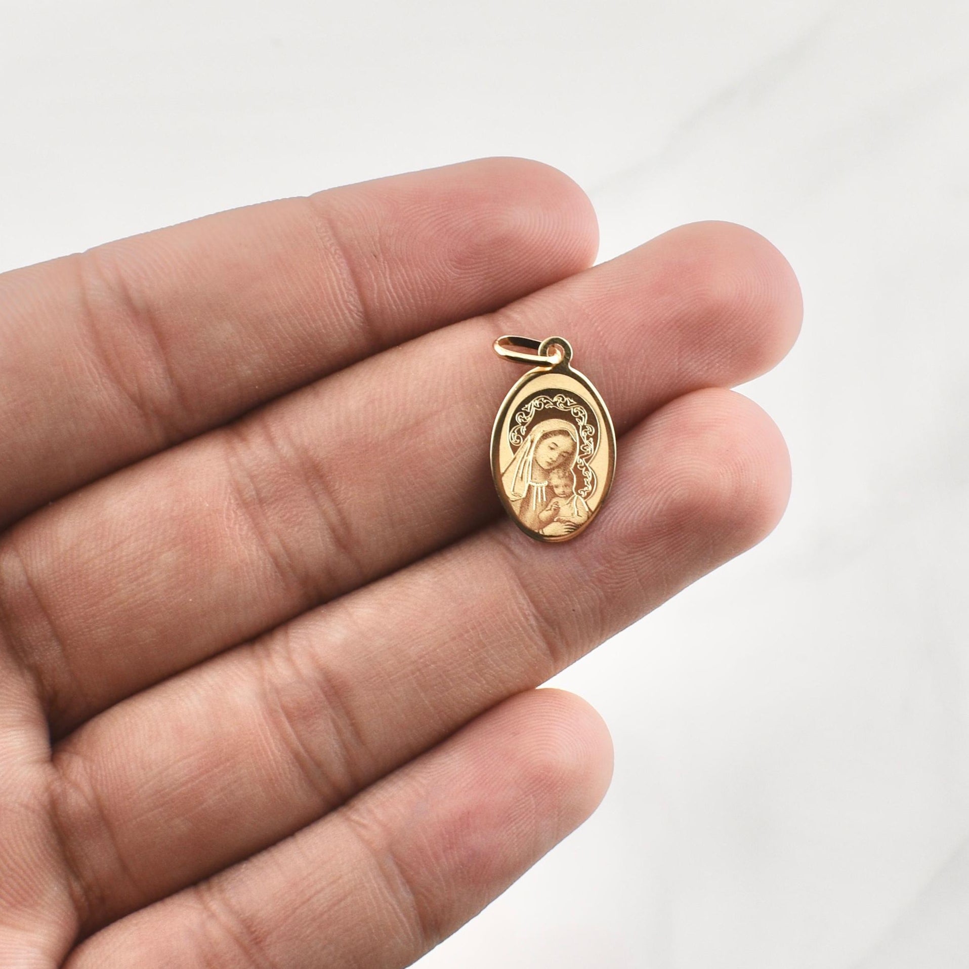 Dije Virgen Del Carmen 0.8gr / 2.3cm / Oro Amarillo +4 18K ©