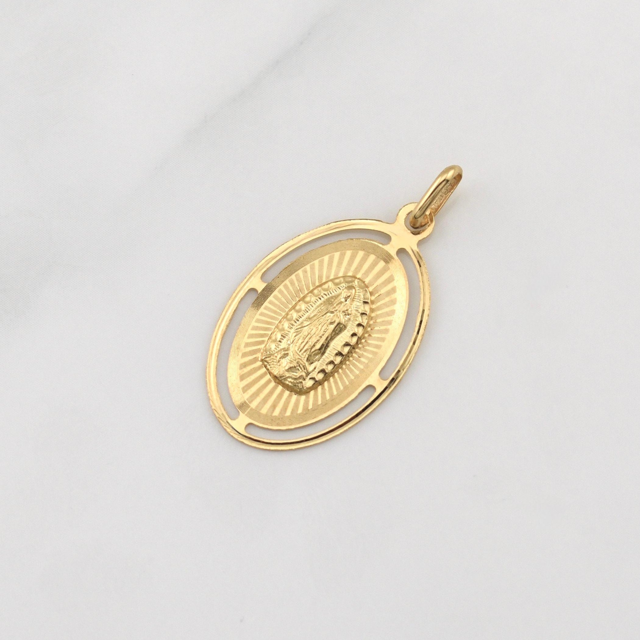 Dije Virgen Guadalupe 1.55gr / 3.2cm / Oro Amarillo +4 18K ©