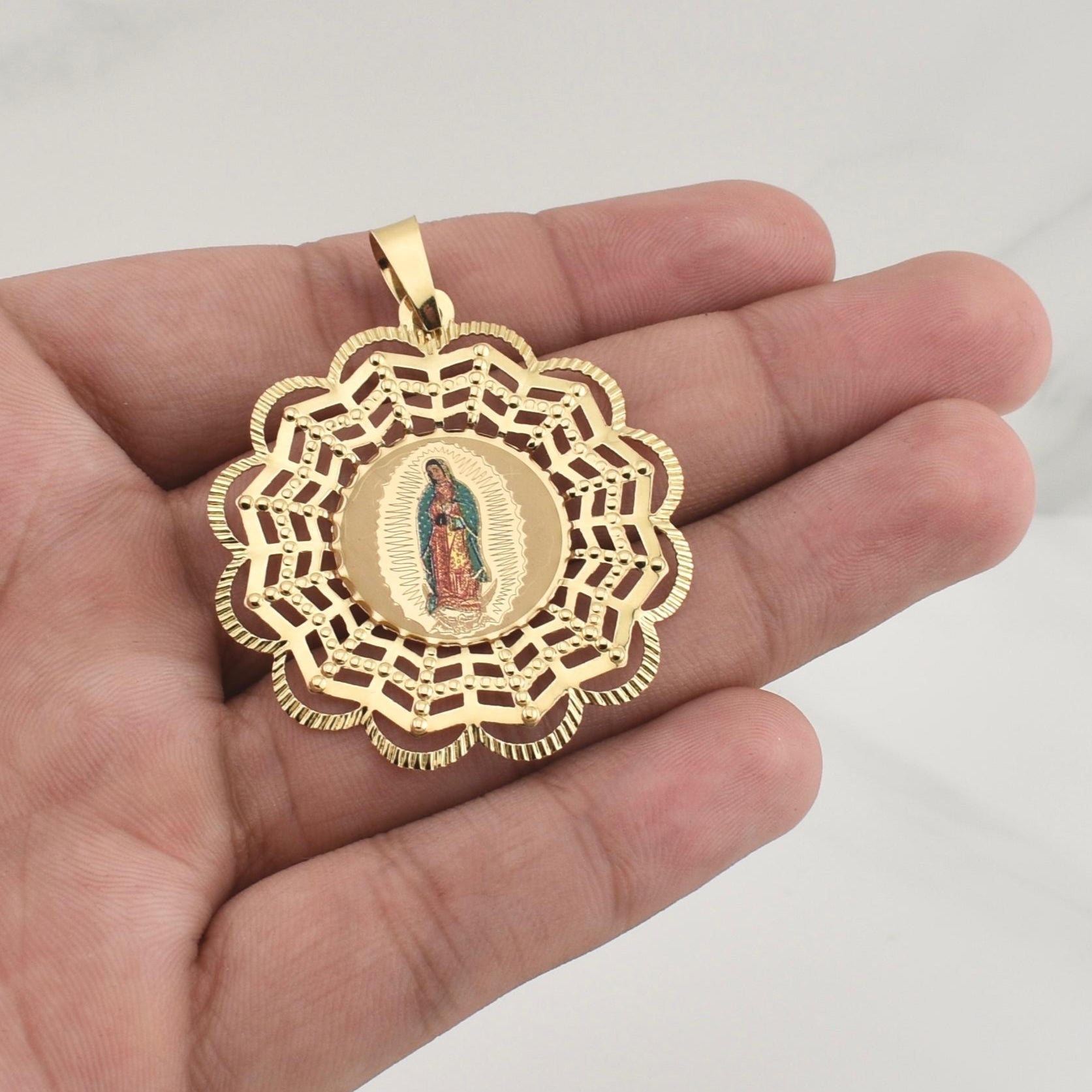 Dije Virgen Guadalupe 5.8gr / 5.3cm / Oro Amarillo +4 18K ©