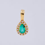 Dije Gota Borde Tupido Esmeraldas 35pts Diamantes 14pts 1.1gr / 1.3cm / Oro Amarillo 18K © (Oferta)