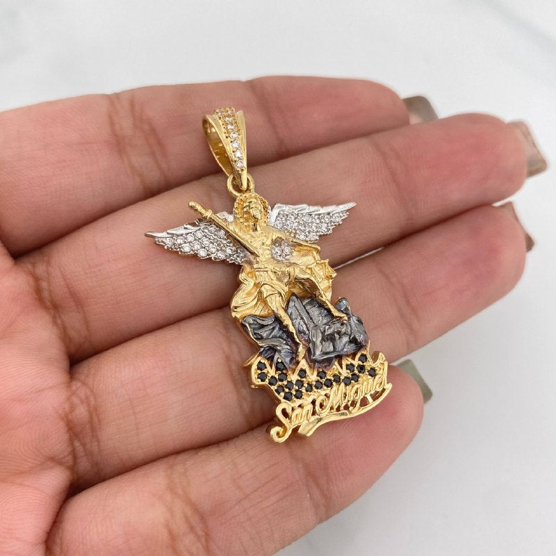 Dije San Miguel 8.2 g / 4.1 cm Tres Oros 18K