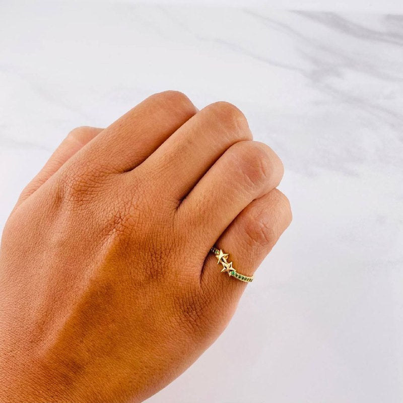 Anillo Estrellas 1.4g / T5 1/4 Oro Amarillo 18K