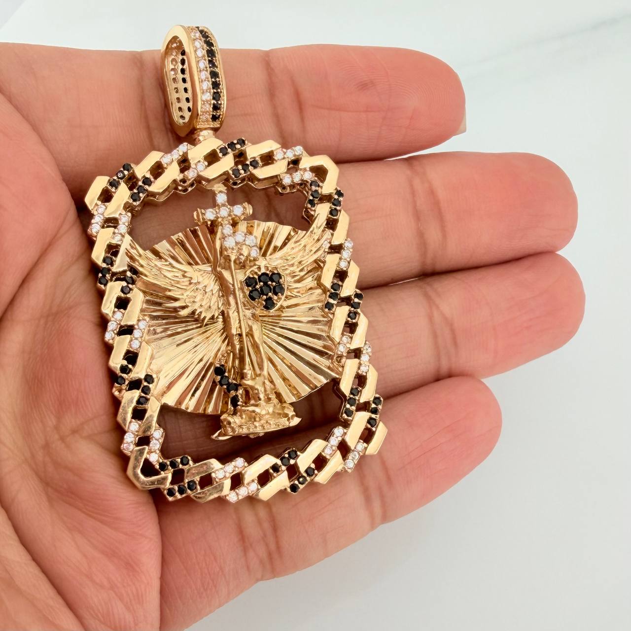 Dije Virgen Guadalupe Doble Faz 38.7 g / 5.6 cm Oro Amarillo 18K