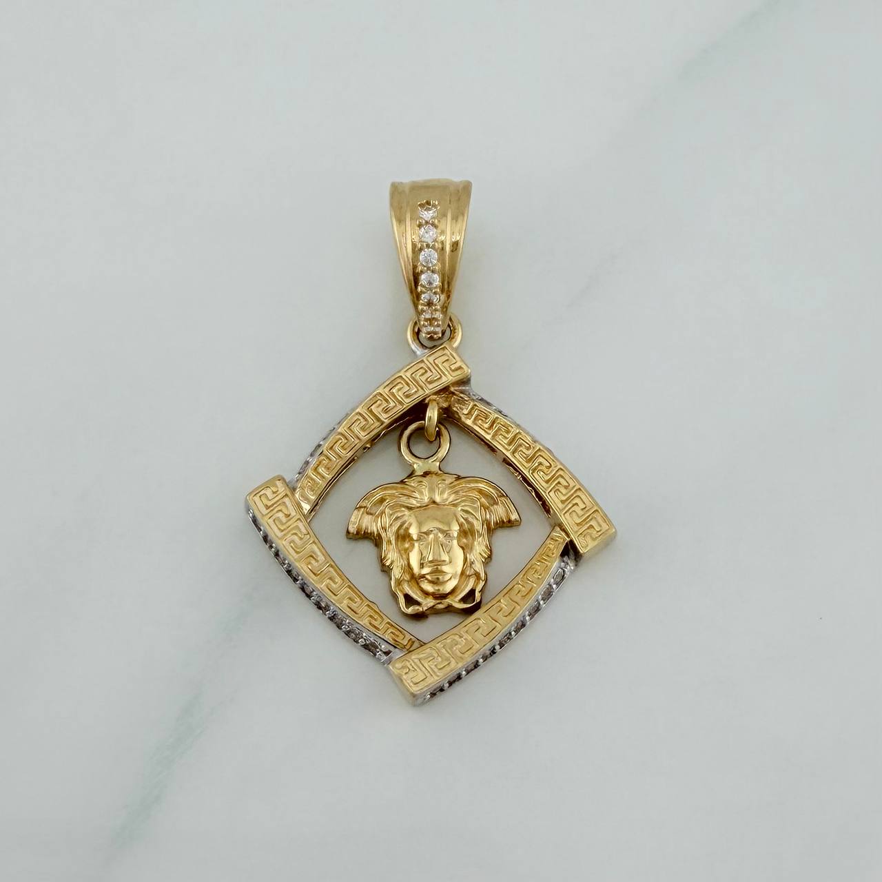 Dije Medusa 4.15 g / 3 cm Dos Oros Amarillo Blanco 18K