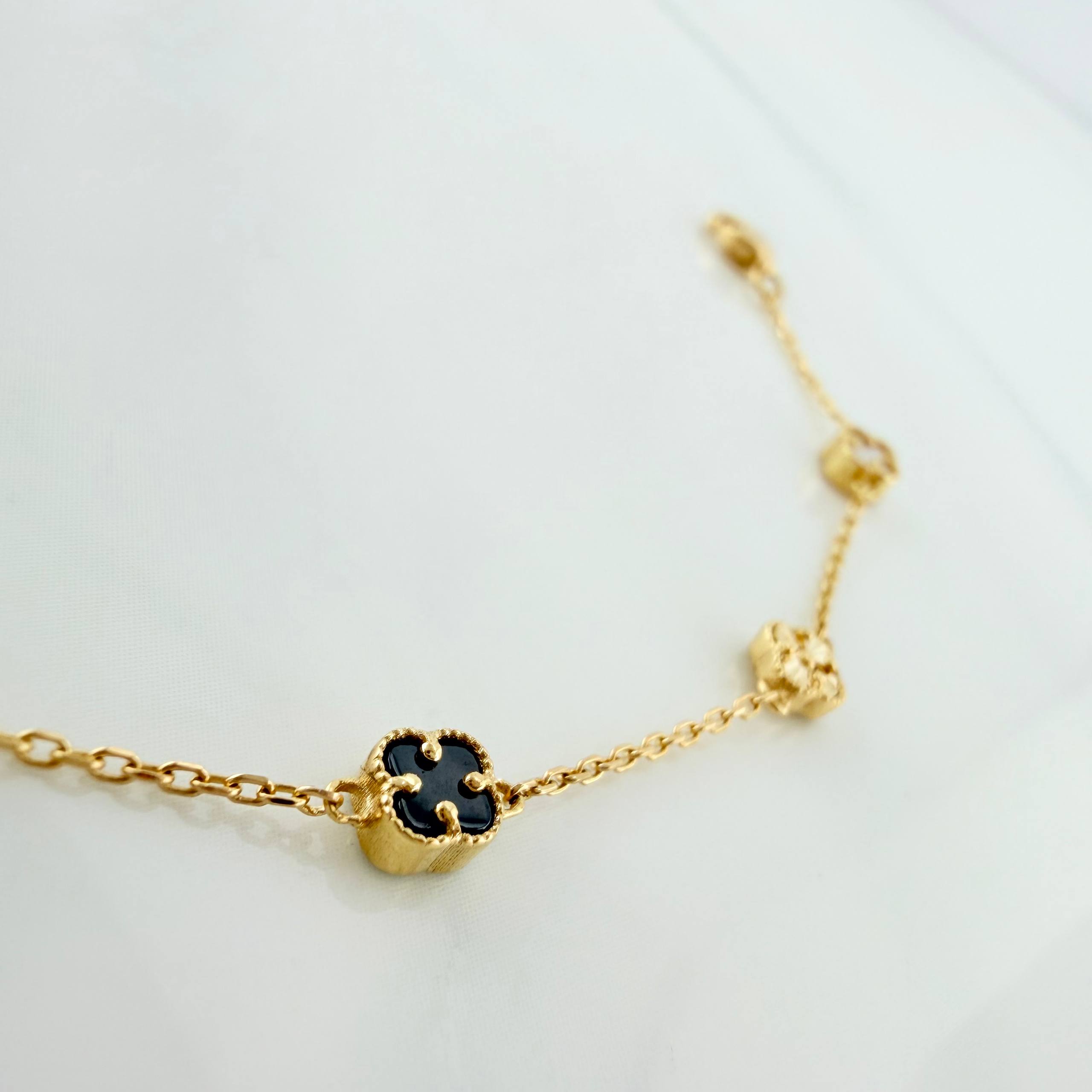 Pulso Trebol Aro Seguido 3.2 g / 21.2 cm / 4.2 mm Oro Amarillo 18K