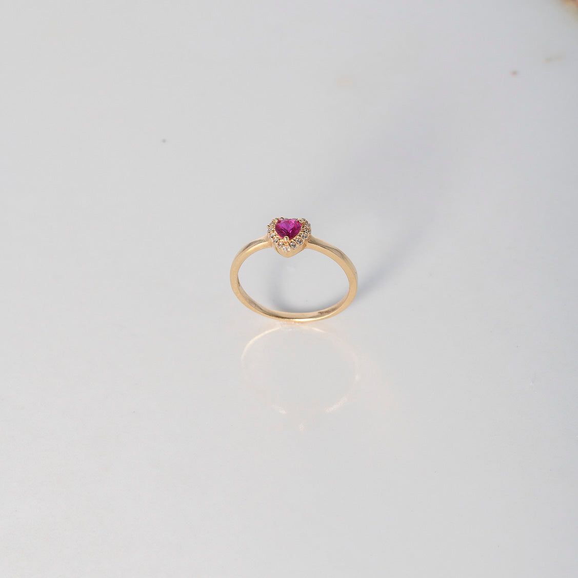 Anillo Corazón 2gr / T7 1/4 / Circones Blancos Fucsia Oro Amarillo $