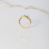 Anillo Corona Corazón 2.55gr / T5 / Circones Blancos Dos Oros Amarillo Blanco $
