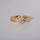Anillo Rombos 2.4gr / T6 3/4 / Circones Blancos Oro Amarillo $