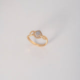 Anillo Rombos 2.4gr / T6 3/4 / Circones Blancos Oro Amarillo $