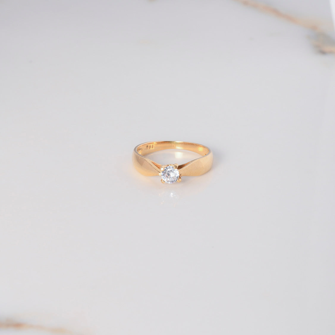 Anillo Solitario Arco 2.3gr / T5 3/4 / Circon Blanco Oro Amarillo $