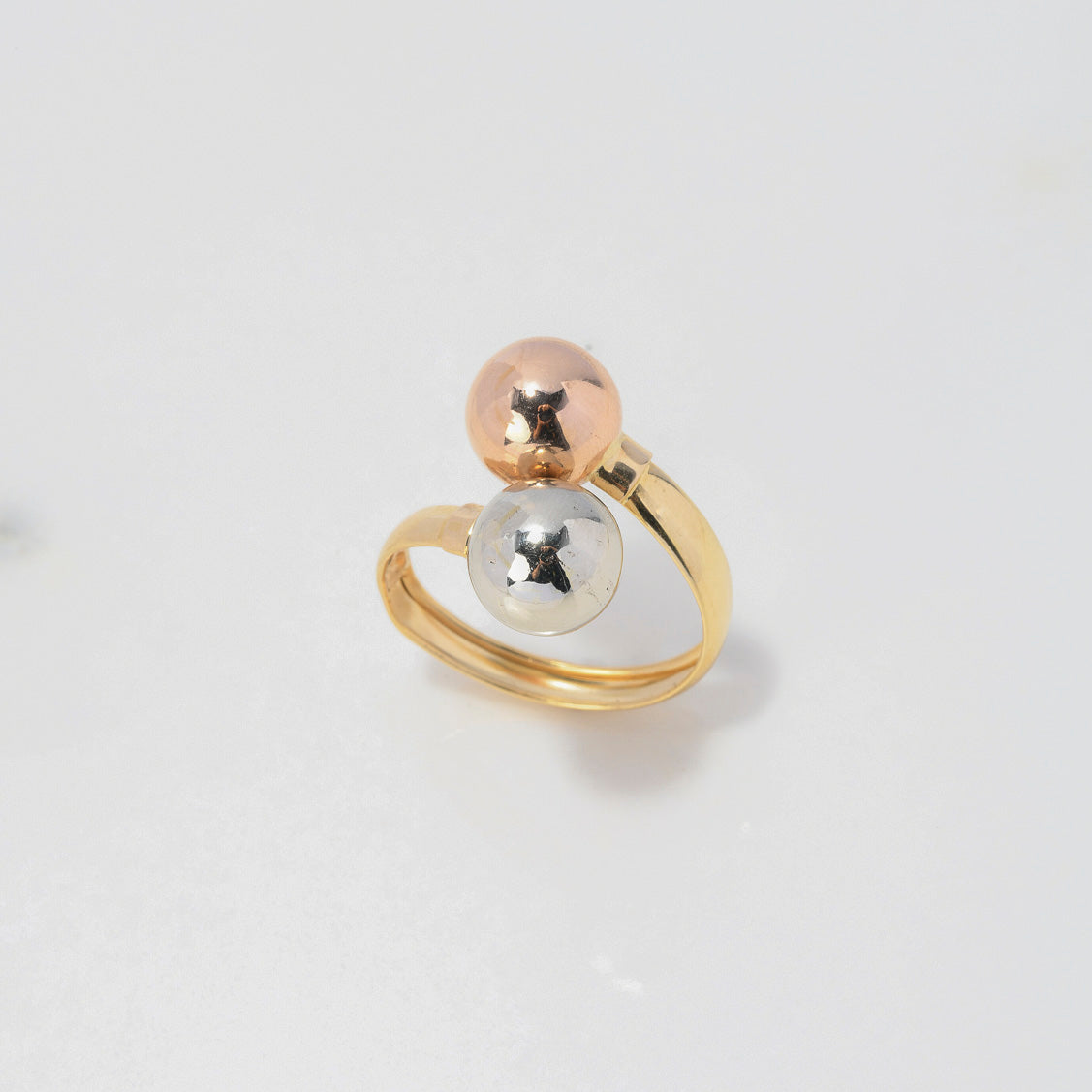 Anillo Tu y Yo 2.8gr / T10 / 10mm Bolas Tres Oros $