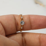 Anillo Solitario 1.2gr / T5 1/4 / Corazones Circones Blancos Oro Amarillo $