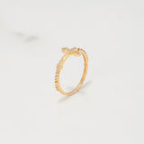 Anillo Cruz Bizantina 1.35gr / T5 1/2 / Circones Blancos Oro Amarillo $