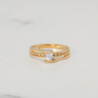 Anillo Solitario Churumbela Placas 2.55gr / T6 1/2 / Circones Blancos Oro Amarillo $