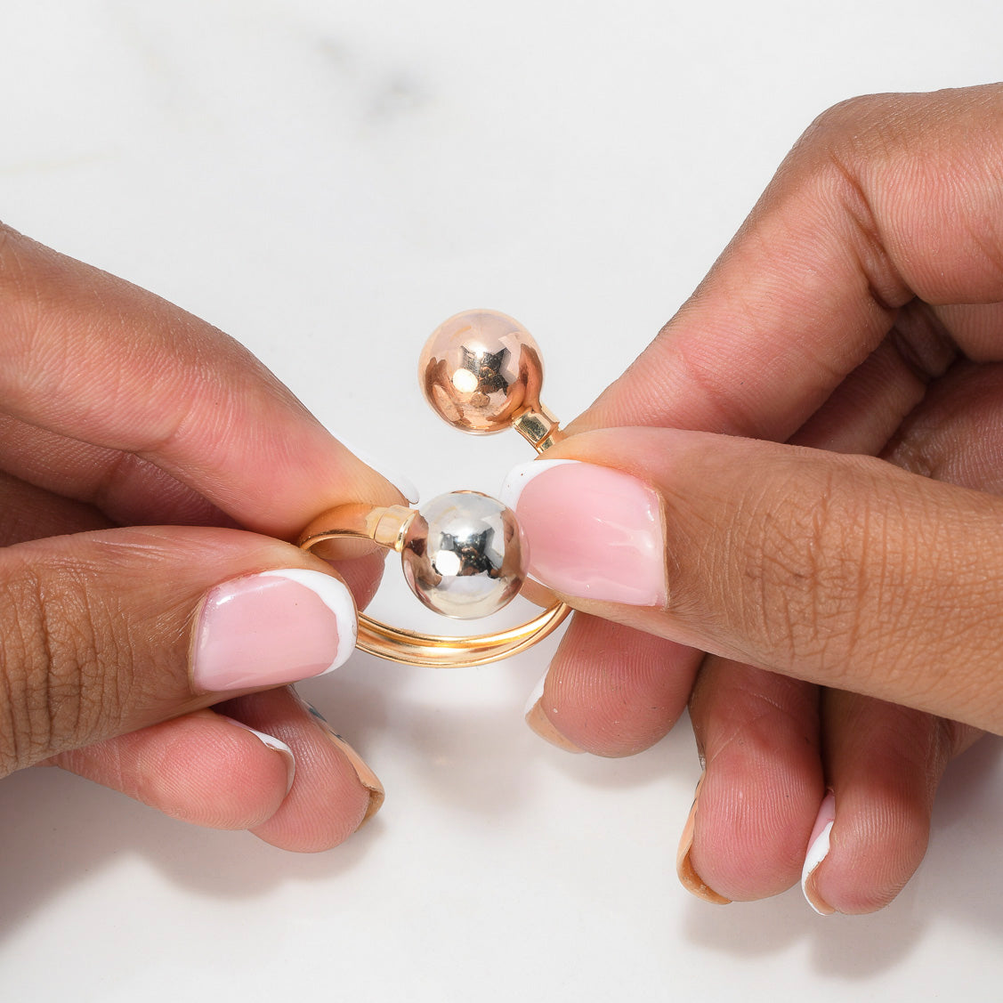 Anillo Tu y Yo 2.8gr / T10 / 10mm Bolas Tres Oros $