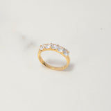 Anillo Churumbela 2.6gr / T5 1/4 / Circones Blancos Oro Amarillo $