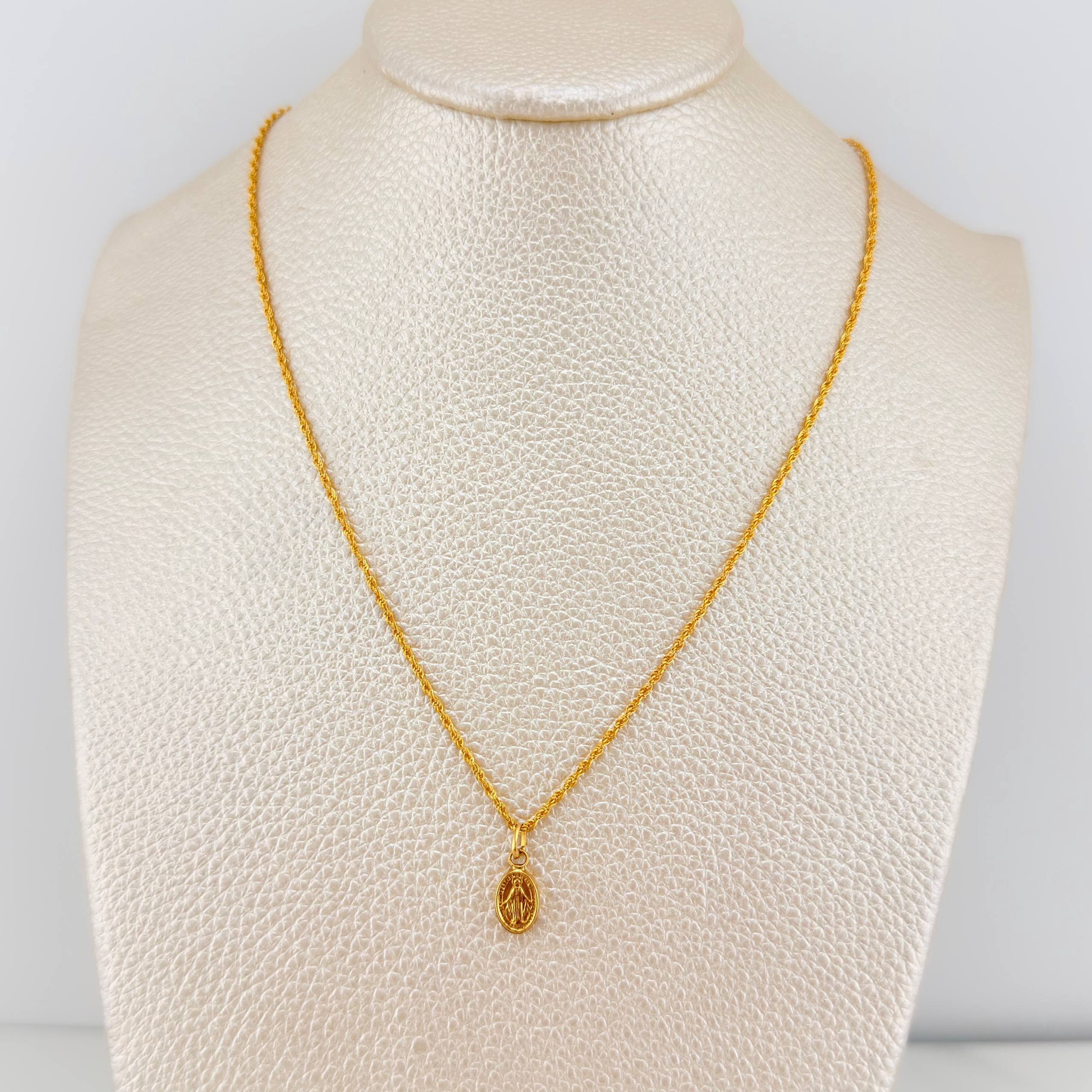 Set Cadena Lazo + Dije Virgen Milagrosa / 1,15 gr / 45 cm Oro Amarillo 18K