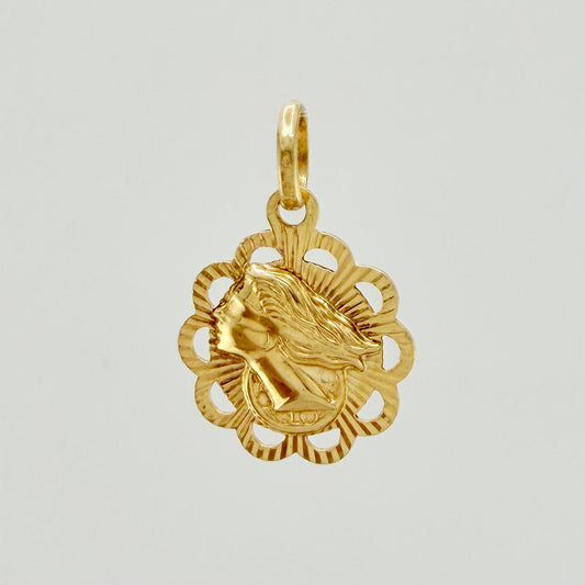 Dije Lady Justicia 1.8 g / 2.3 cm Oro Amarillo 18K