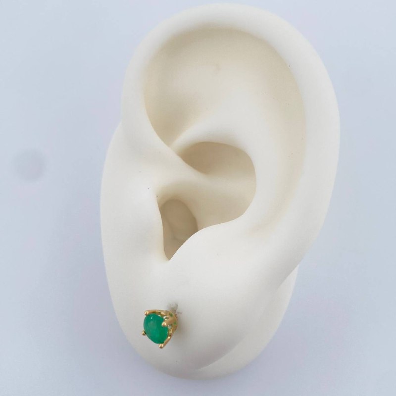 Topos Cuatro Garras Esmeralda 1gr / Oro Amarillo 18K %