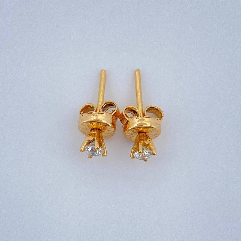 Topos Cuatro Garras Diamante 1.15gr / Oro Amarillo 18K %
