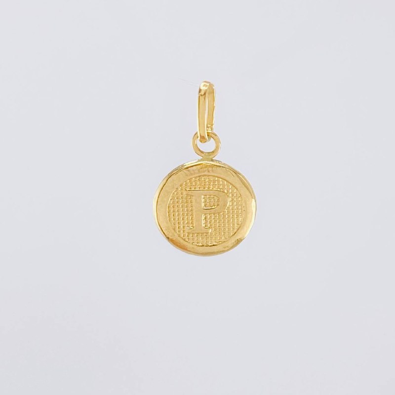 Dije Circulo Letra P 0.45g / 1.6cm Oro Amarillo 18K
