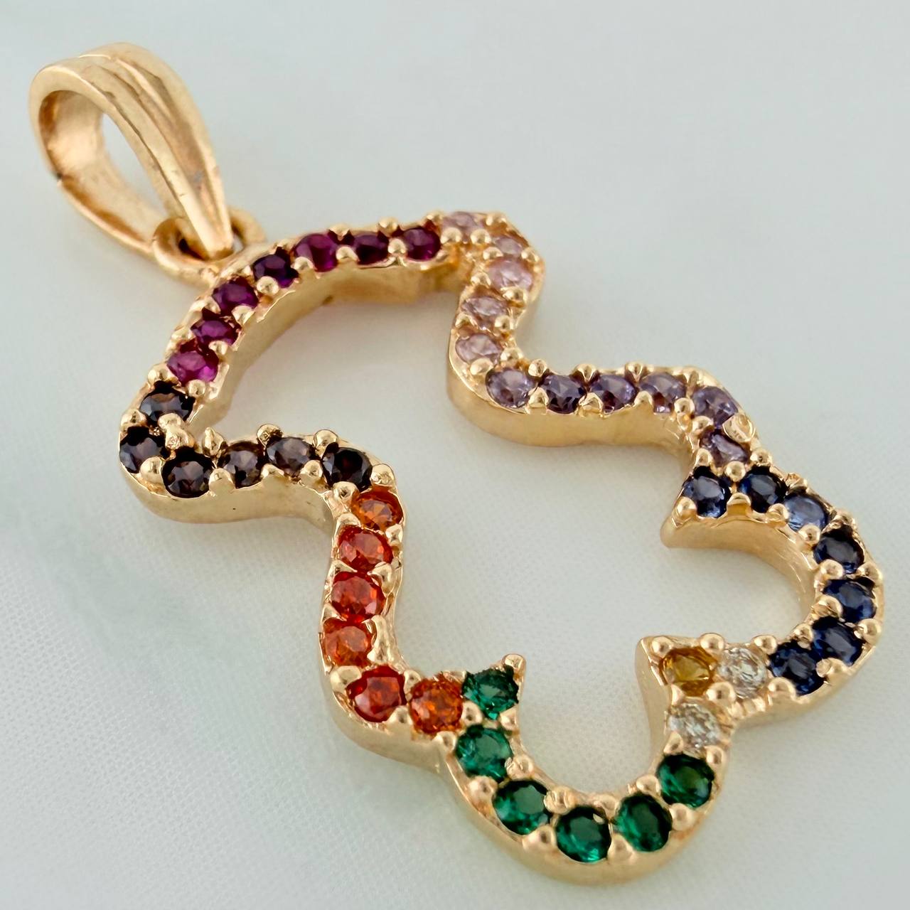 Dije Silueta Oso Ts 1.2gr / 2.2cm / Oro Amarillo 18K %