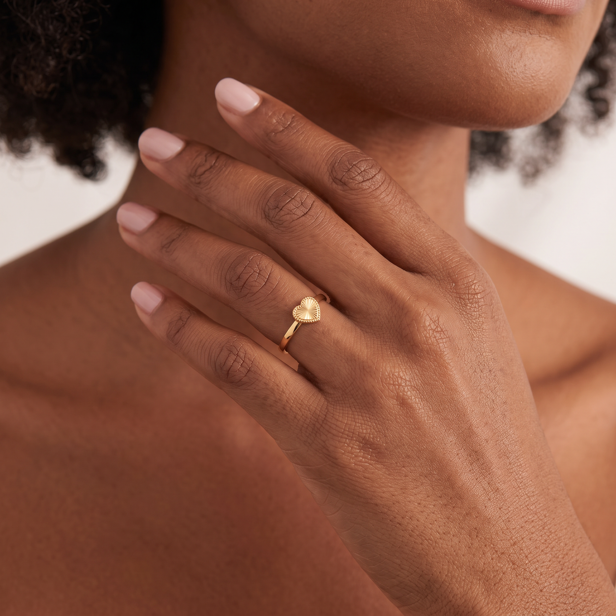 Anillo Corazon Diamantado 1.1g / T8 1/2 Oro Amarillo 18K