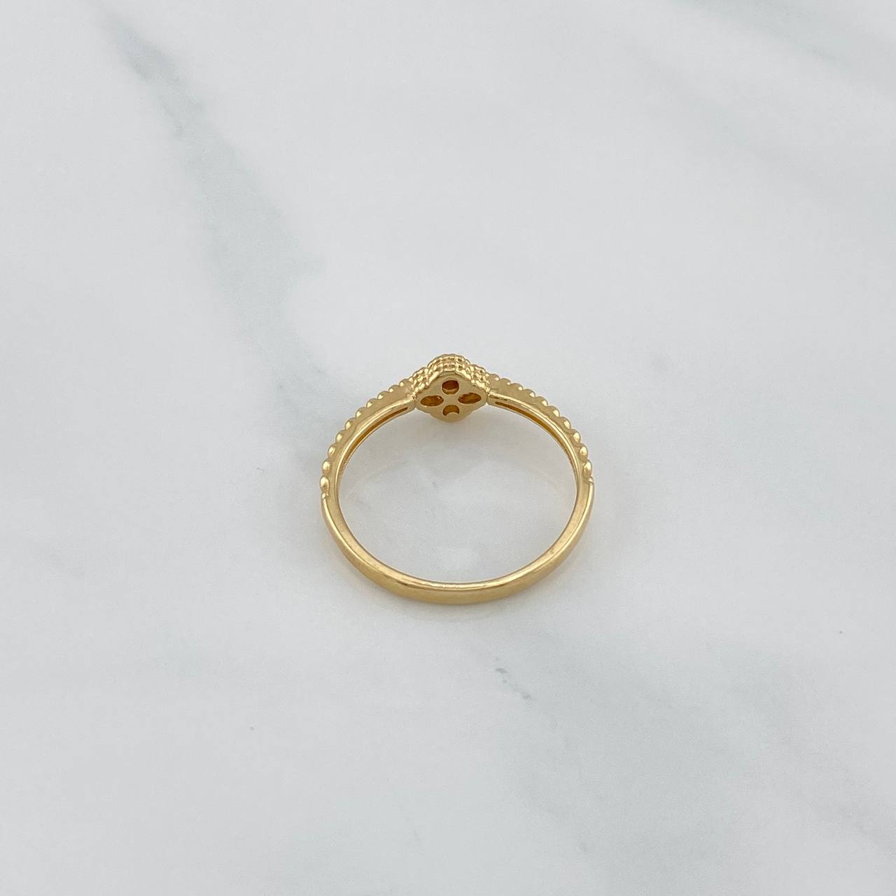 Anillo Trebol 1.6 g / T6 3/4 Oro Amarillo 18K