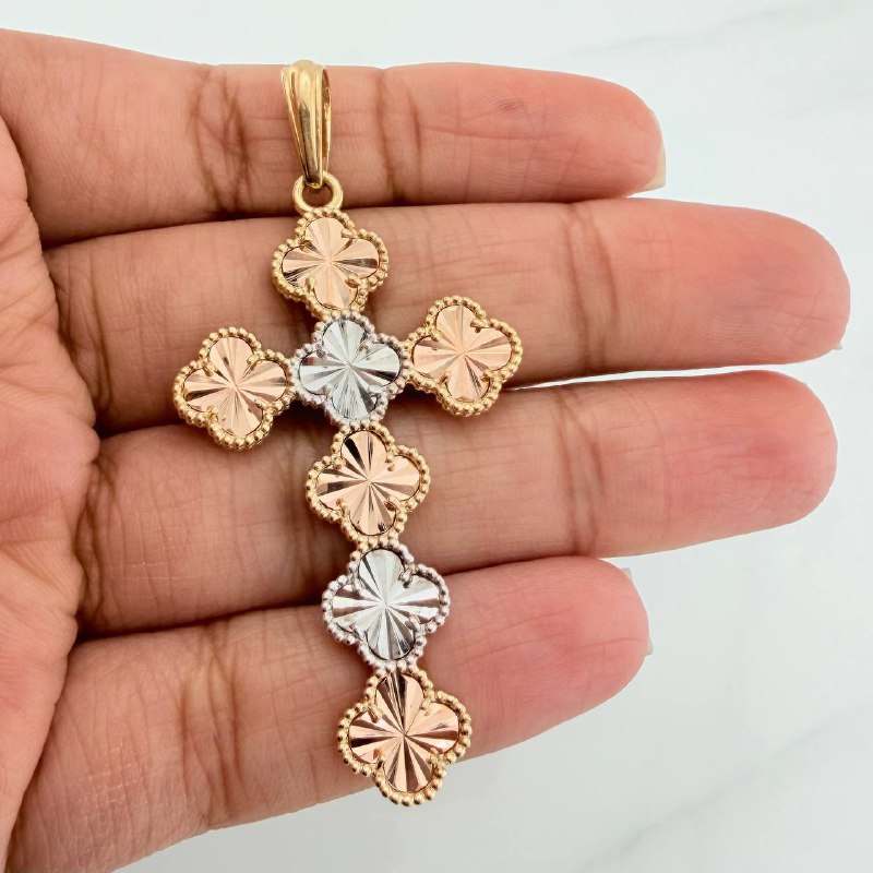 Dije Cruz Trebol 7.3 g / 6.1 cm Tres Oros 18K
