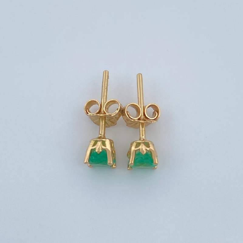 Topos Cuatro Garras Esmeralda 1gr / Oro Amarillo 18K +